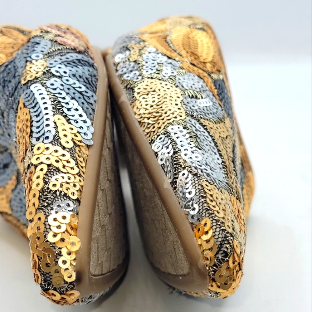 Birdies The Dove In Petal Gold and Silver Sequin Pointed Toe Mules Size 7.5 - Picture 5 of 16